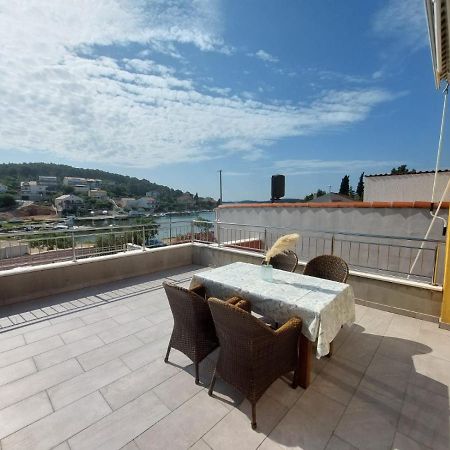 Guest House Sandra ทิสโน ภายนอก รูปภาพ