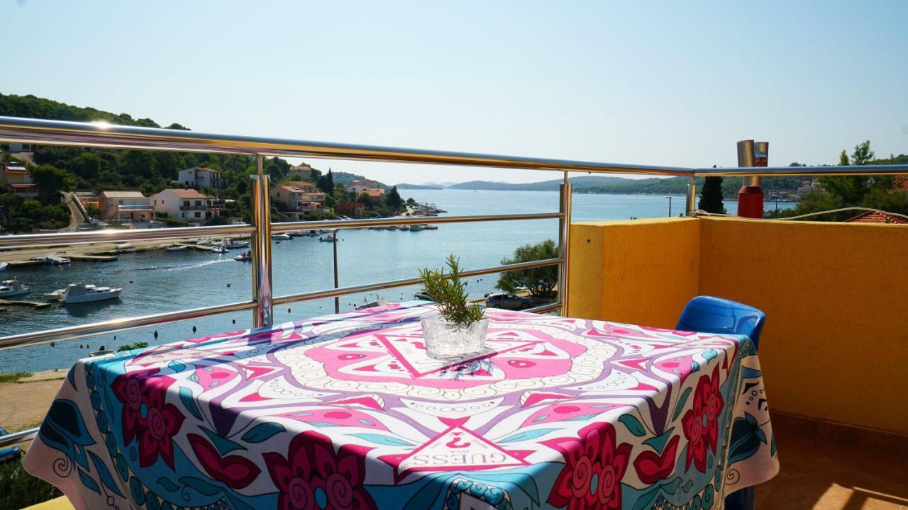 Guest House Sandra ทิสโน ภายนอก รูปภาพ
