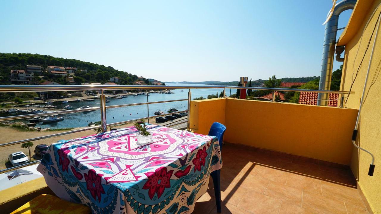 Guest House Sandra ทิสโน ภายนอก รูปภาพ
