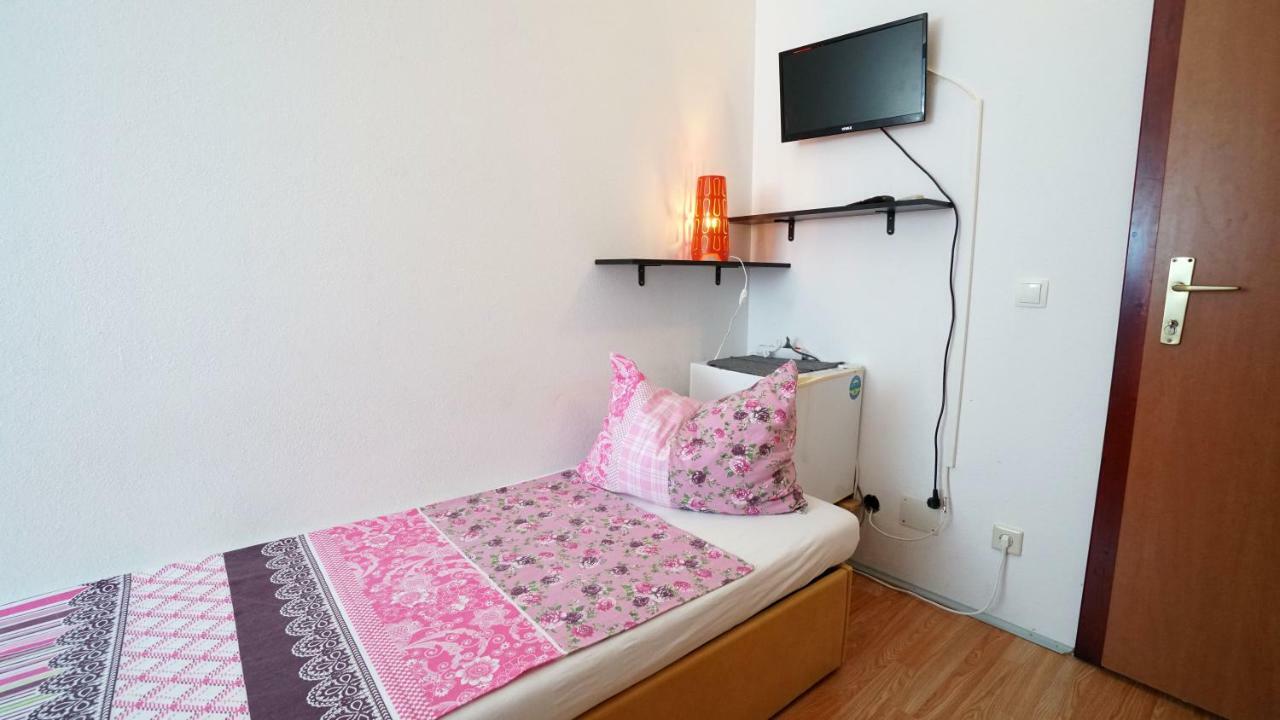 Guest House Sandra ทิสโน ภายนอก รูปภาพ