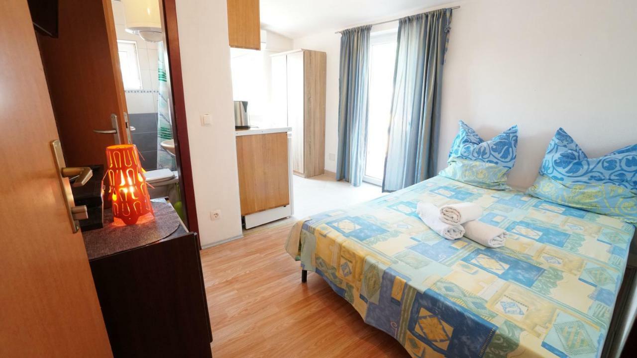 Guest House Sandra ทิสโน ภายนอก รูปภาพ