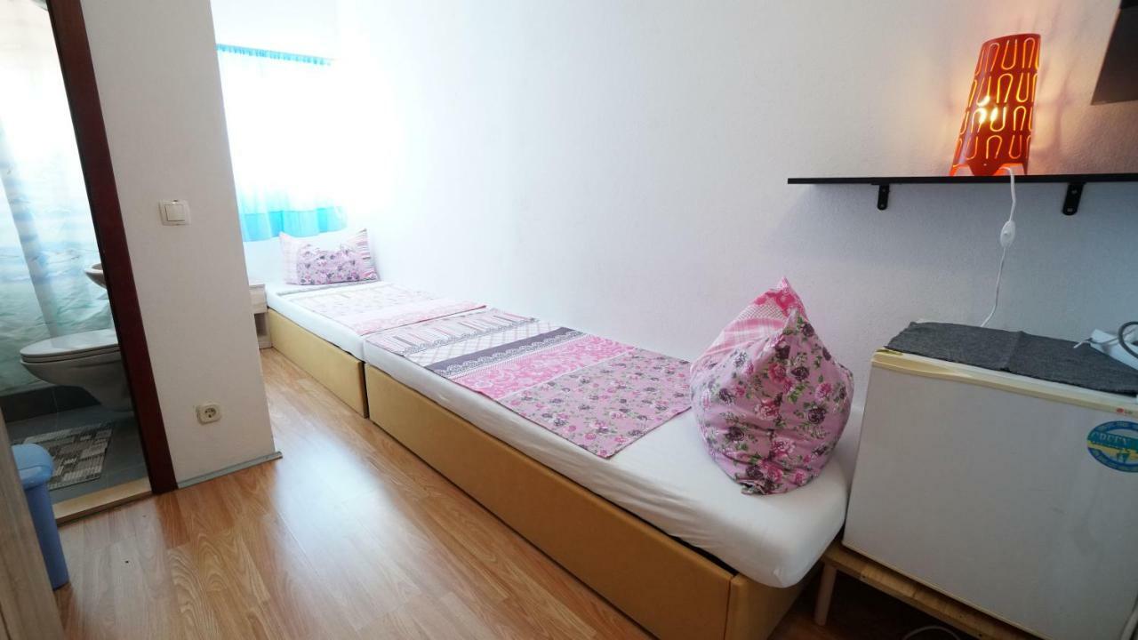 Guest House Sandra ทิสโน ภายนอก รูปภาพ